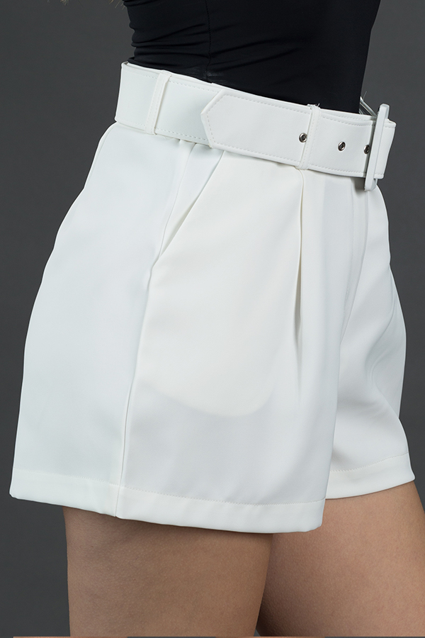 Belted Short Blanco